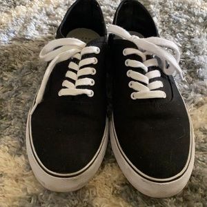 Black and white canvas kicks